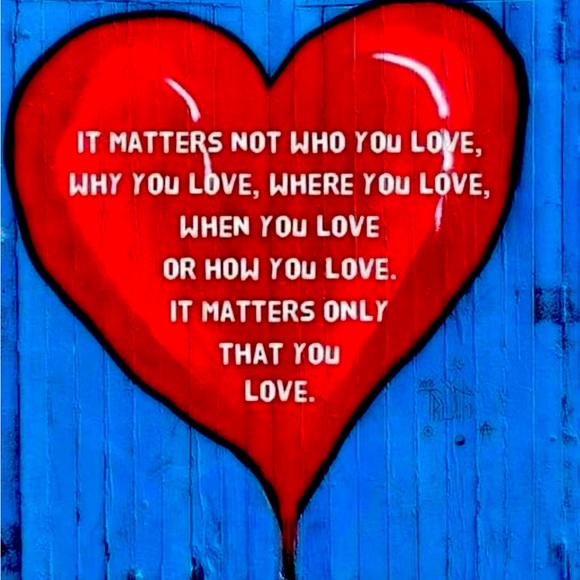 JEWELRY AND GIFTS - Picture 1 of 5